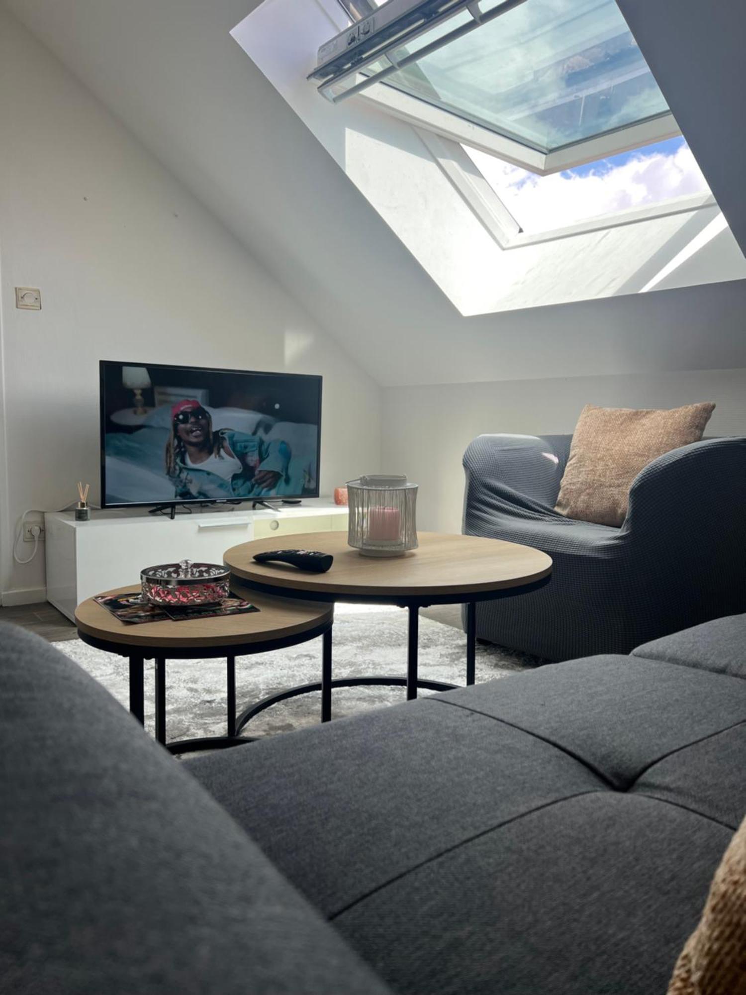 Superbe Appartement Tres Calme Et Confortable ランス エクステリア 写真